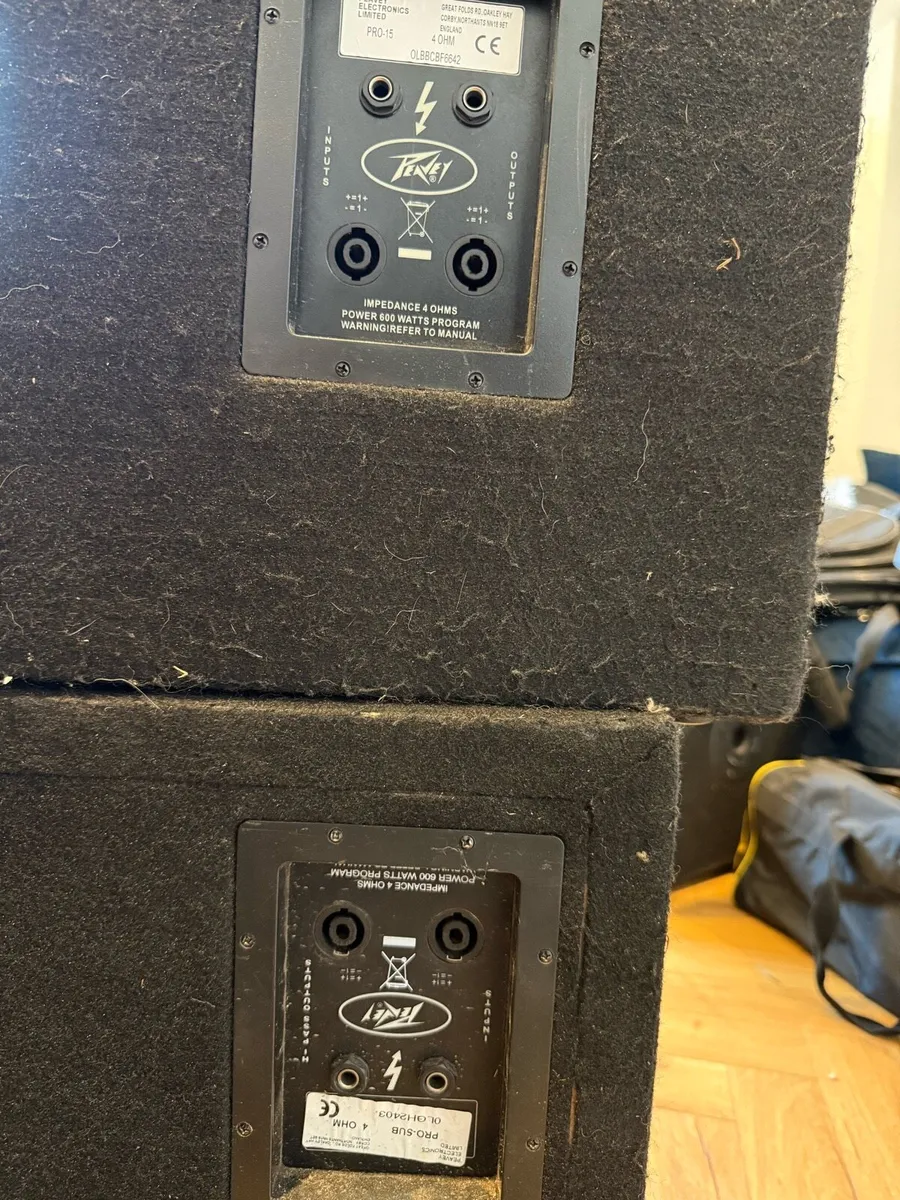 Peavey PA system complete, stands cables etc. - Image 4