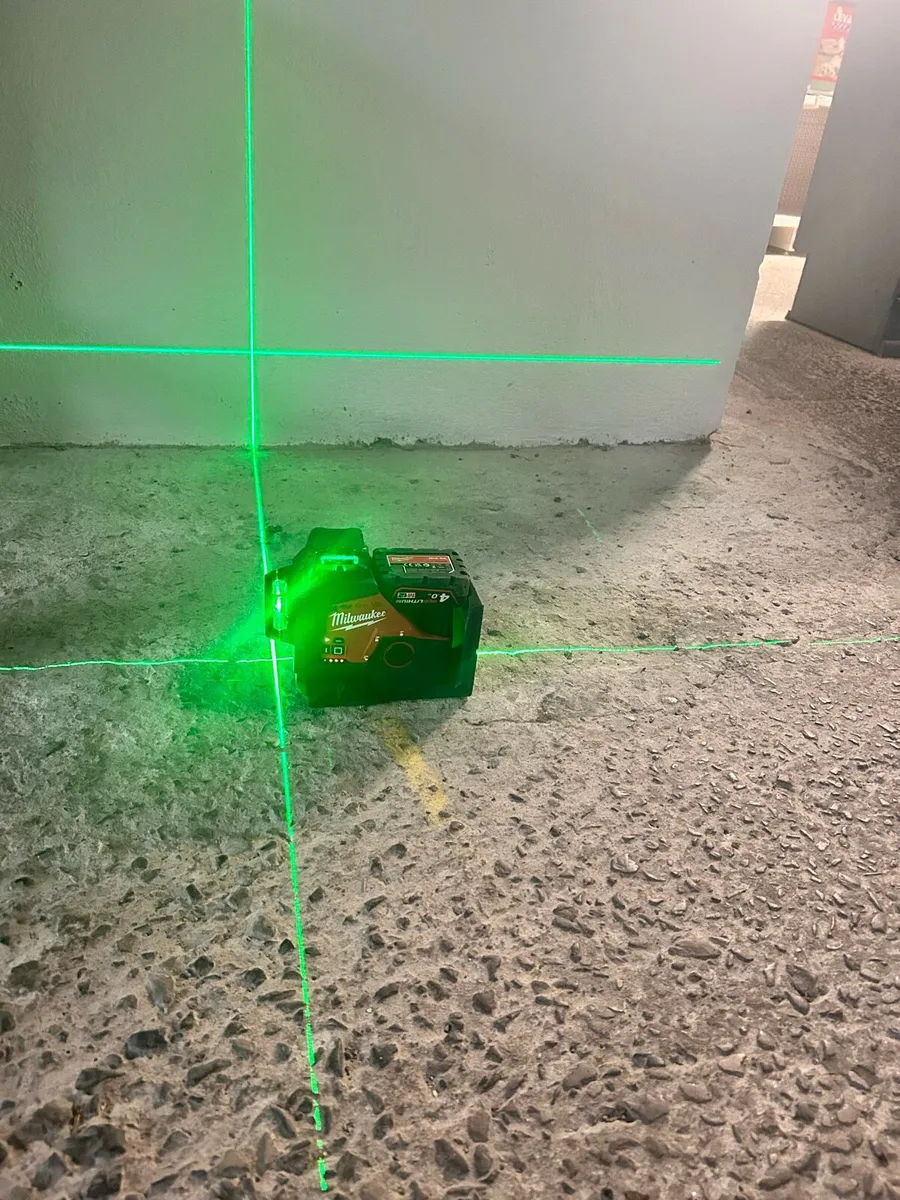 Milwaukee laser level - Image 1