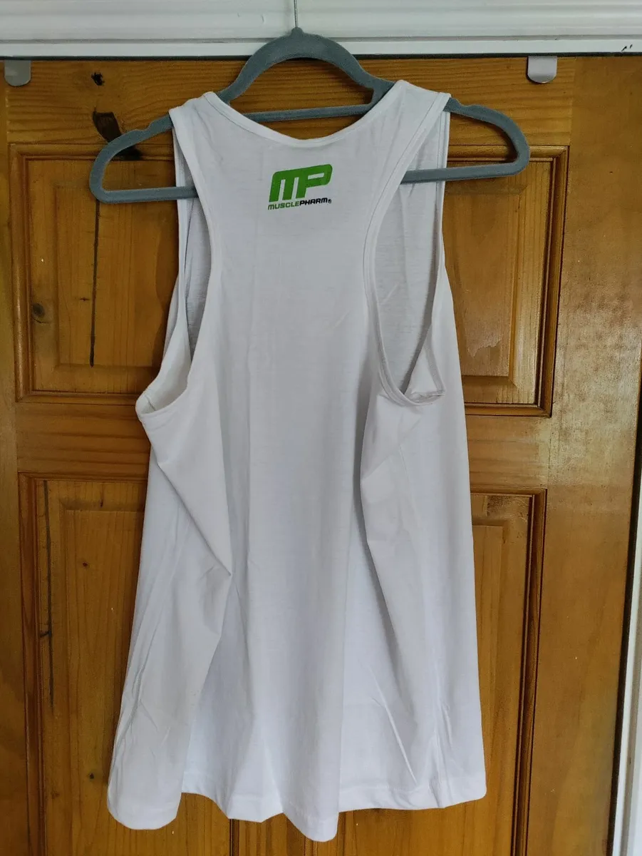 MusclePharm Gym vest top L New - Image 2