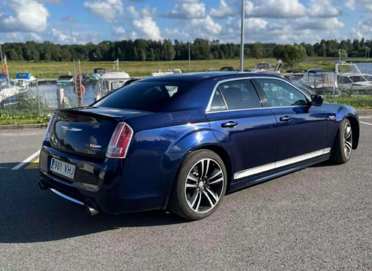 Chrysler 300C SRT8 | 6.4L HEMI V8 | 500 HP | 2013 - Image 2