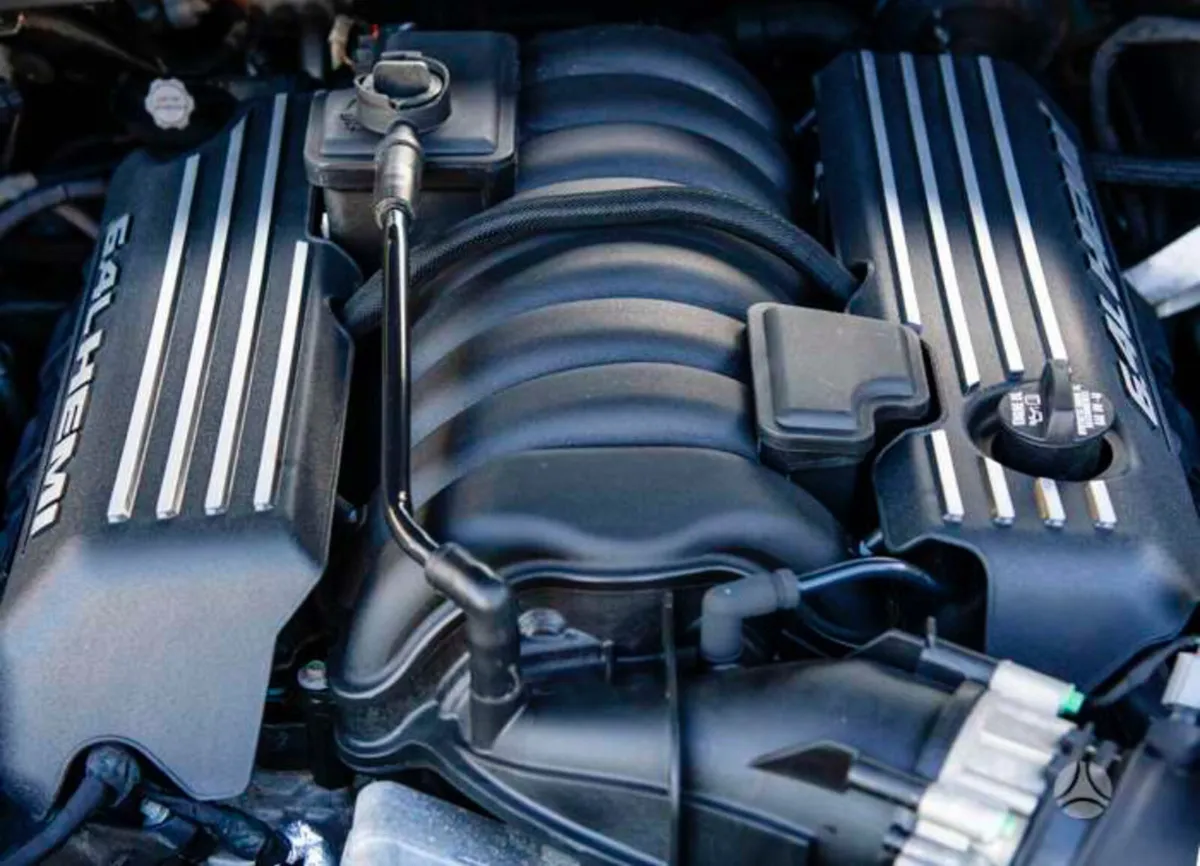 Chrysler 300C SRT8 | 6.4L HEMI V8 | 500 HP | 2013 - Image 4