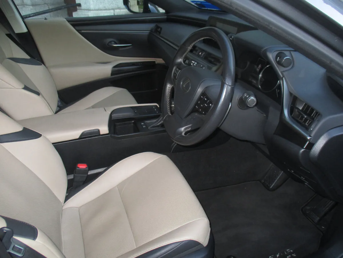 2020 LEXUS ES 300H EXECUTIVE - Image 3