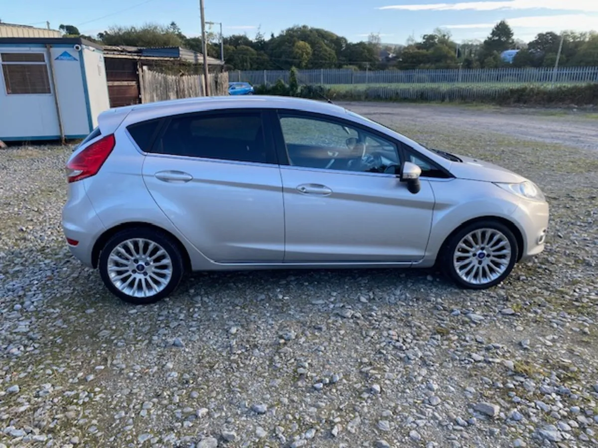 12 Ford Fiesta 1.4 Tdci Titanium - Image 2