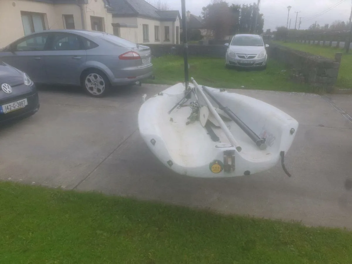 Topaz sailing dinghy - Image 1