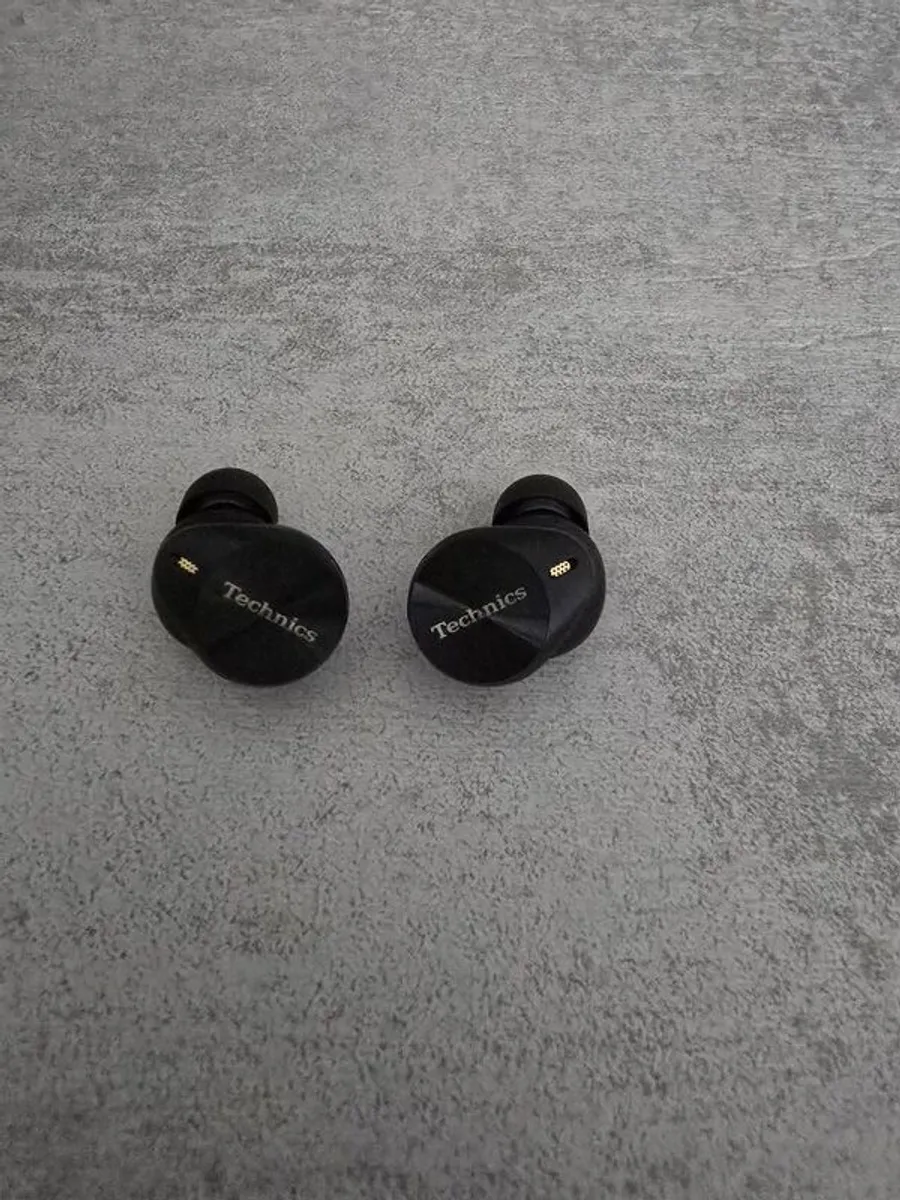 earphones - Image 3