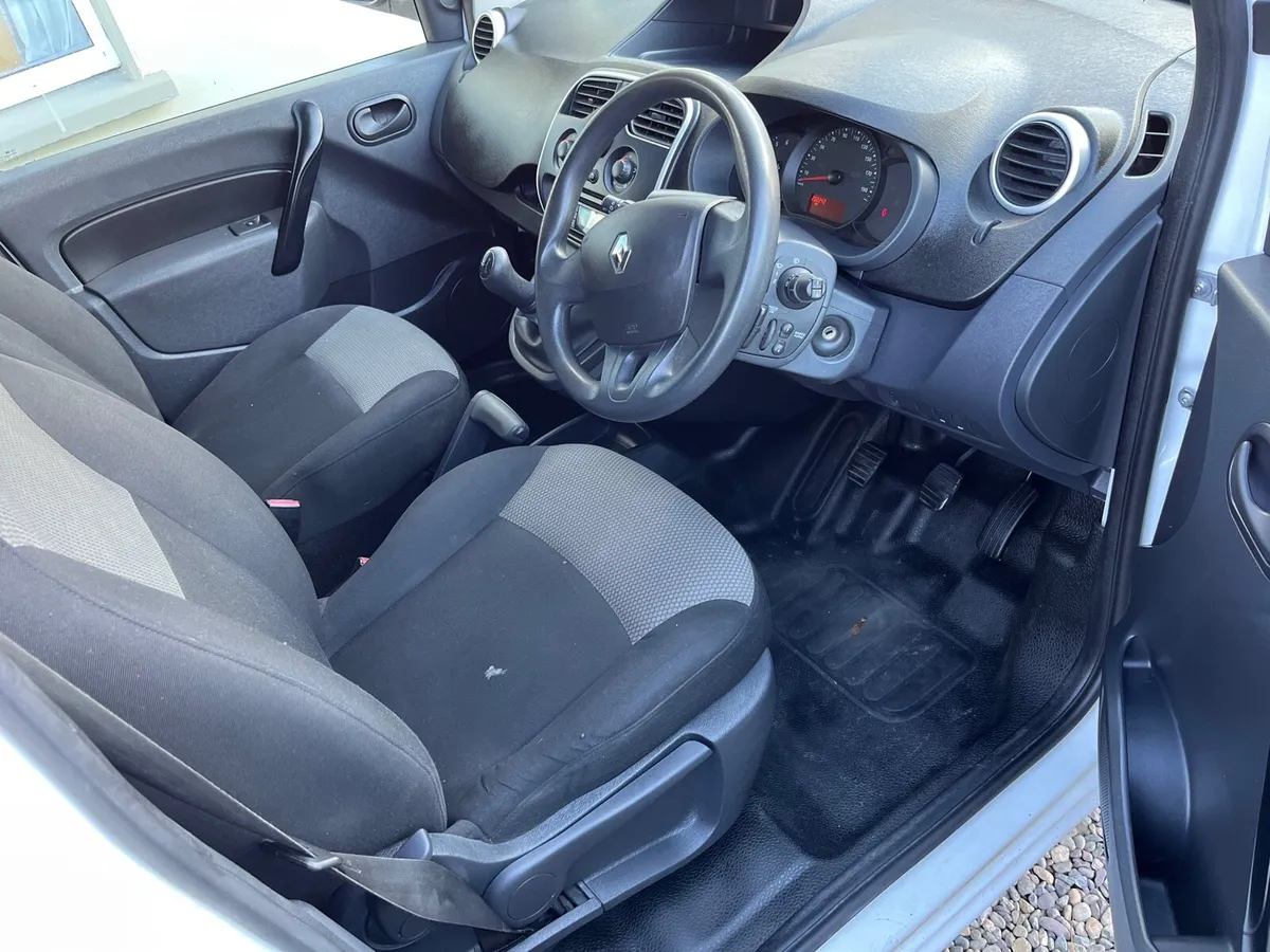 Renault kangoo 191 Cvrt 6/26 tax 5/26 - Image 4