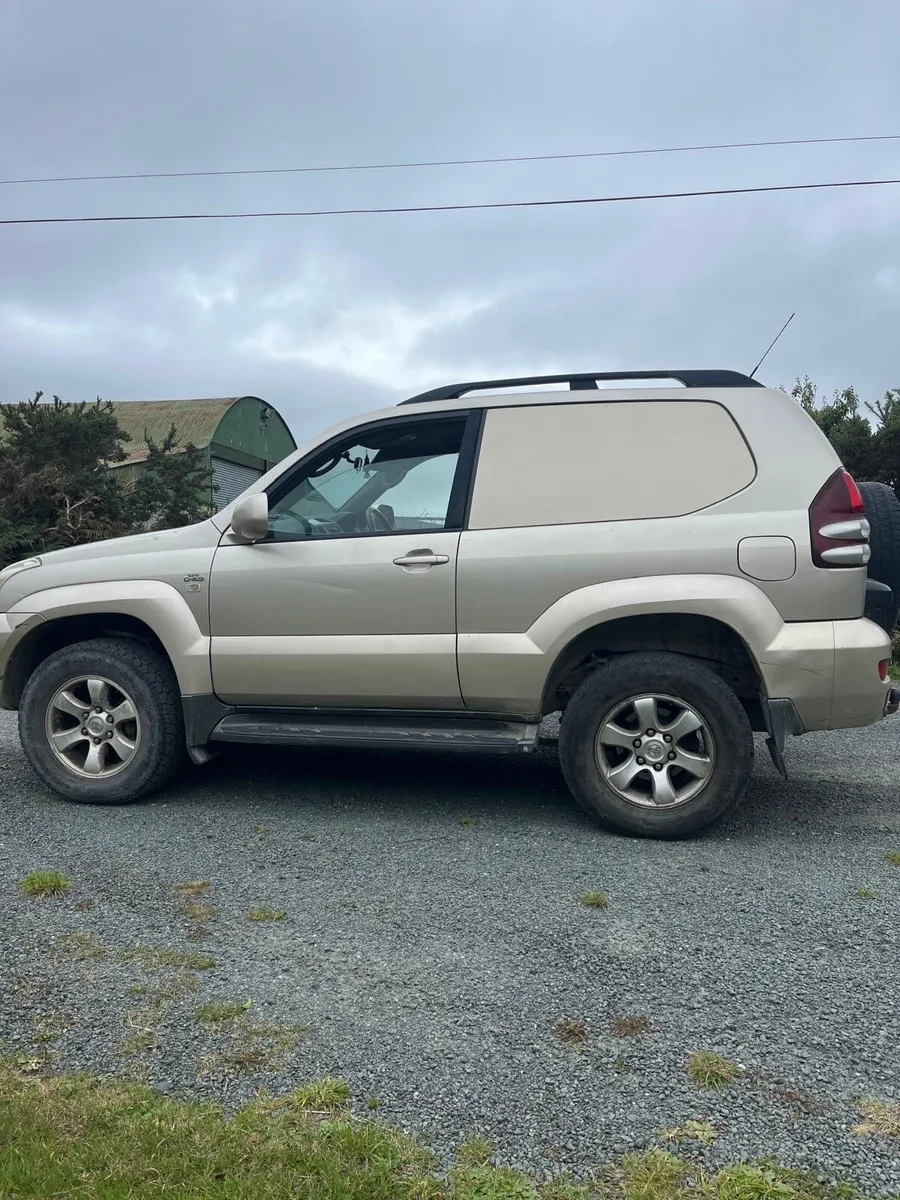 06 Toyota landcruiser - Image 2
