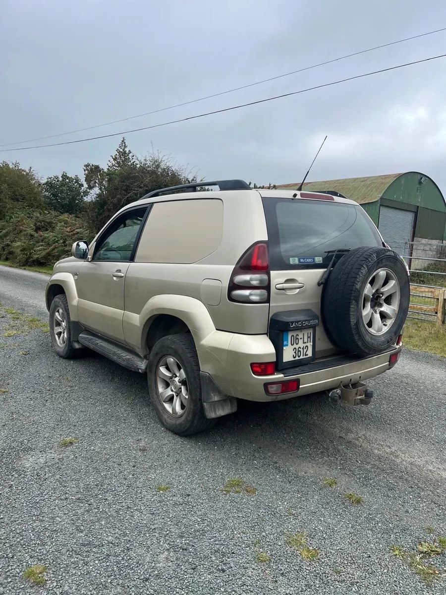 06 Toyota landcruiser - Image 3