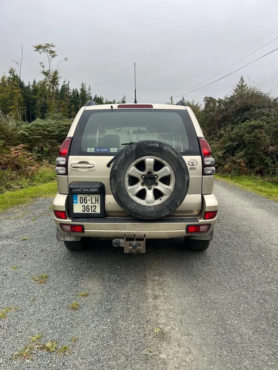06 Toyota landcruiser - Image 4