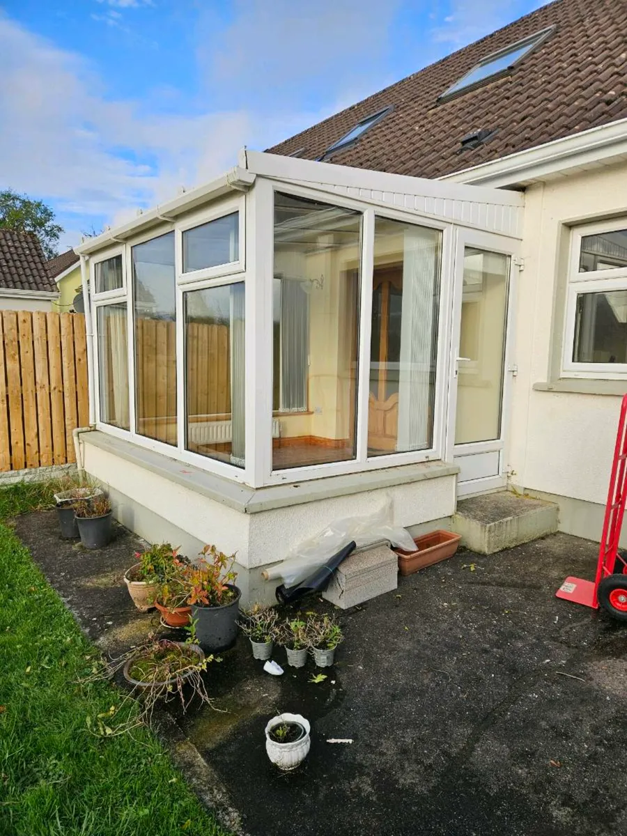 Conservatory  / sun room - Image 1