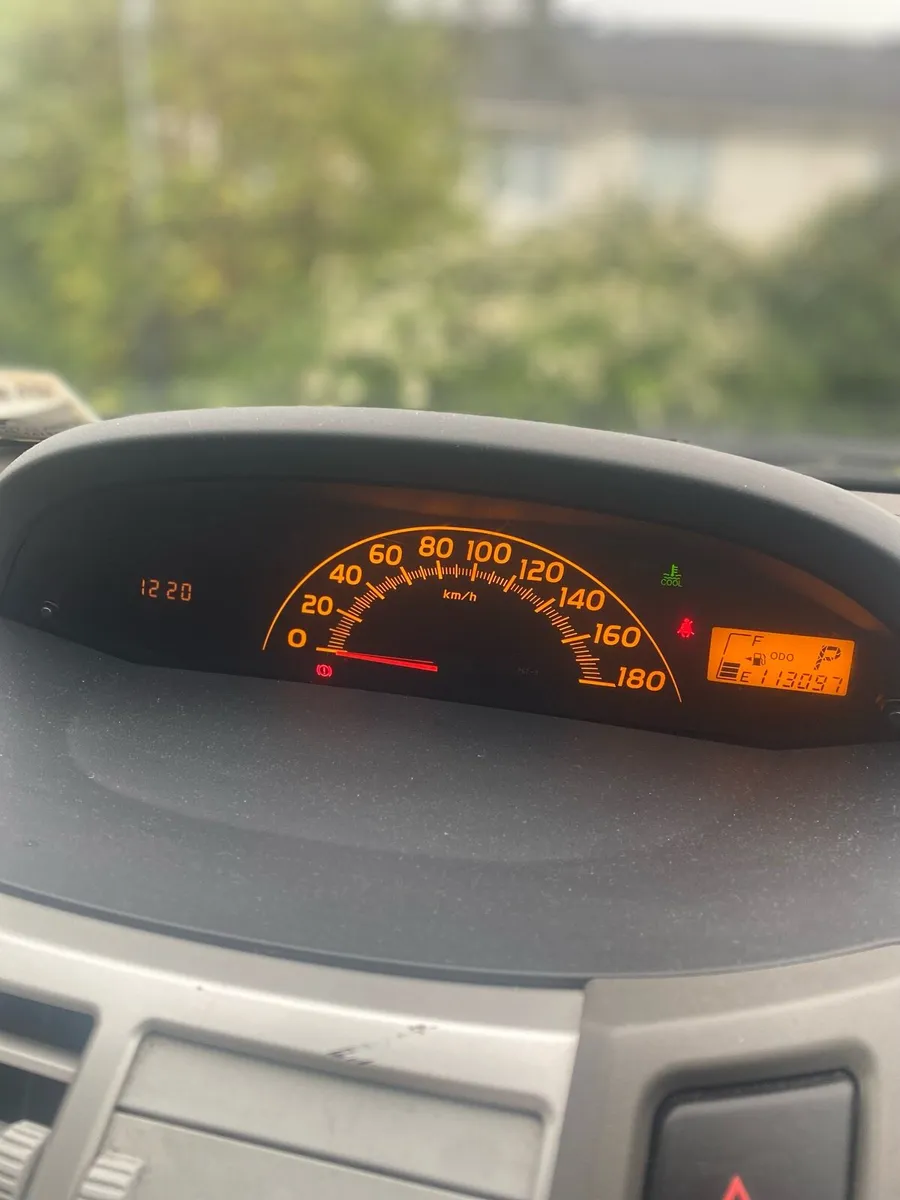 Toyota Vitz 2010 - Image 2