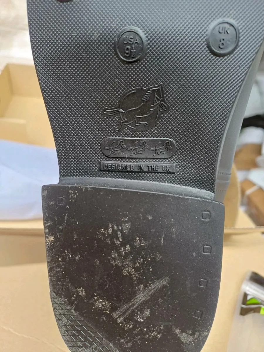 Boots - Image 3