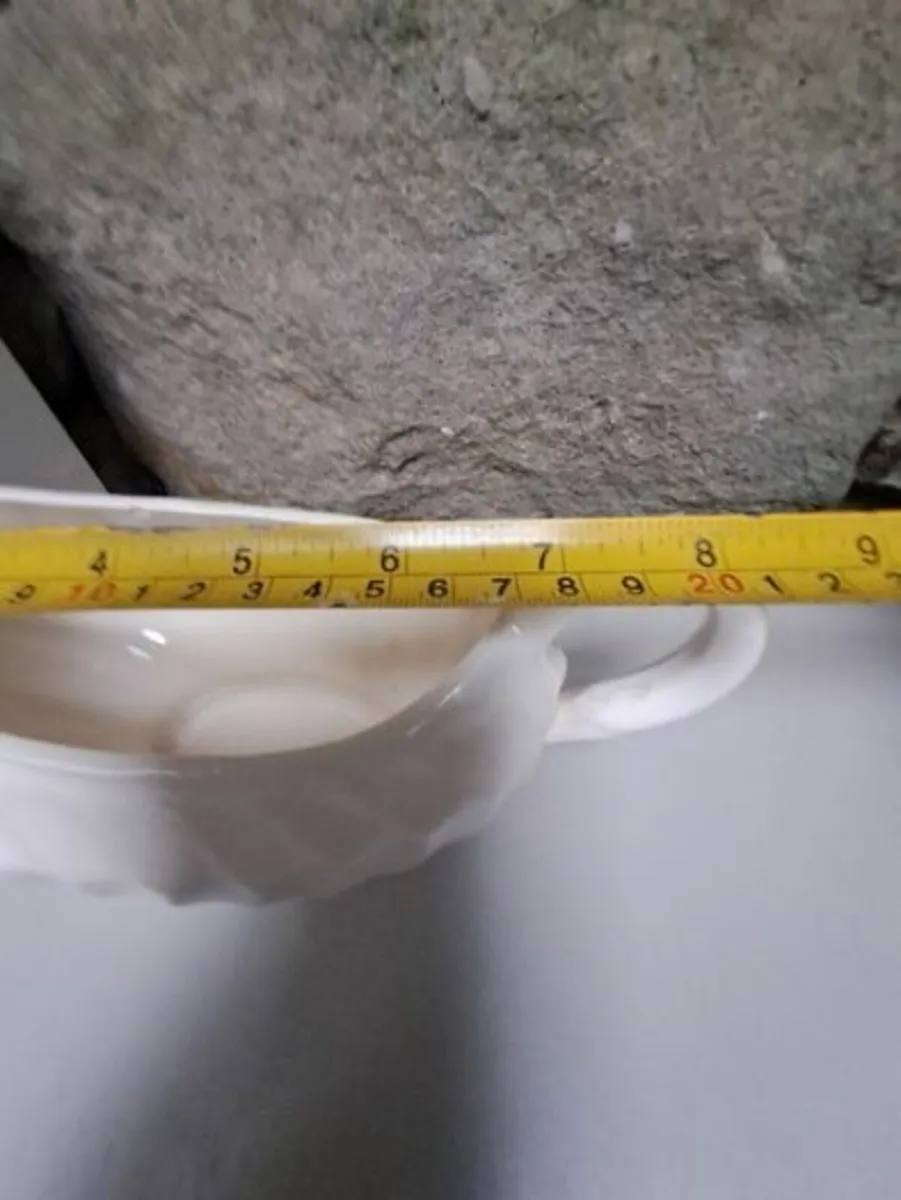 Large ivory gravy jug - Image 2