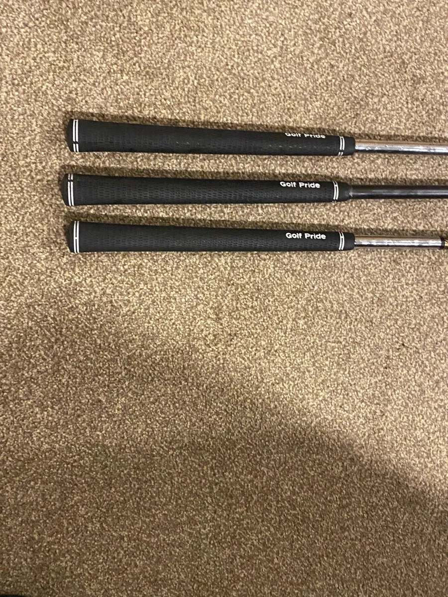 Regripping Golf Clubs - Image 3