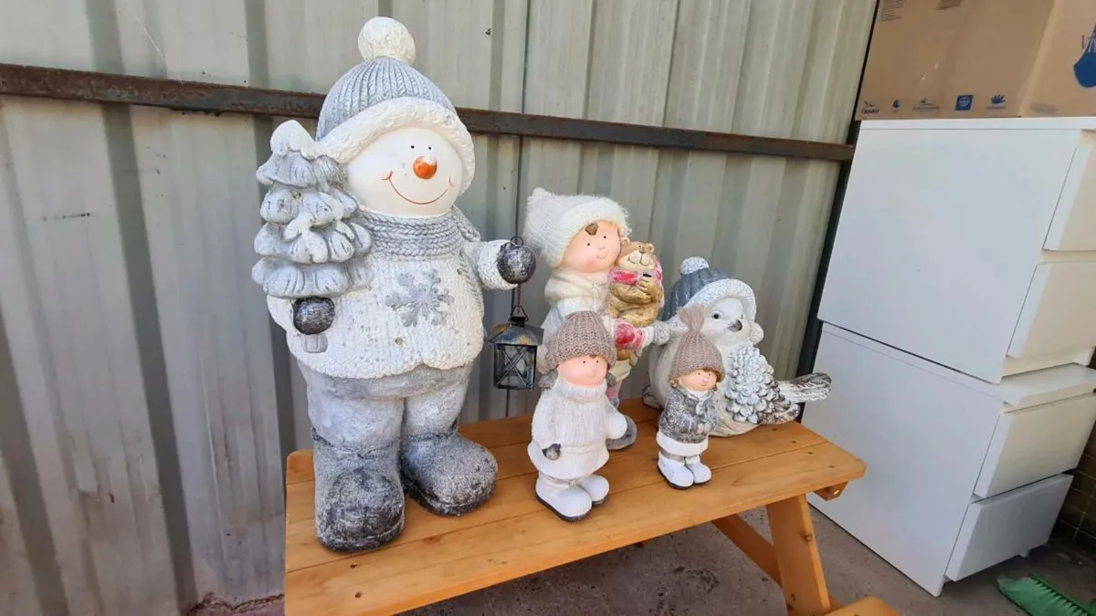 CHRISTMAS DECORATIONS - Image 2
