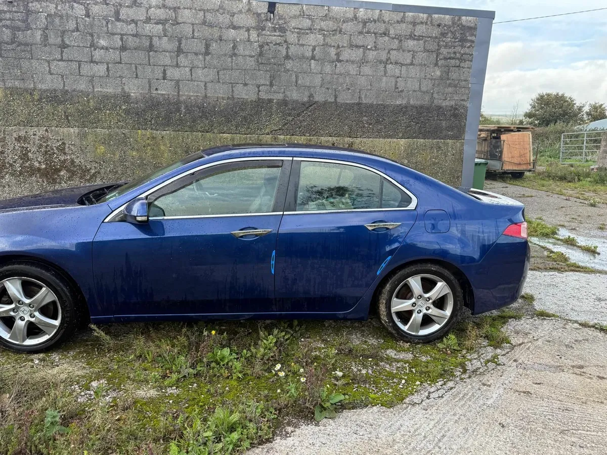 Car - Image 3