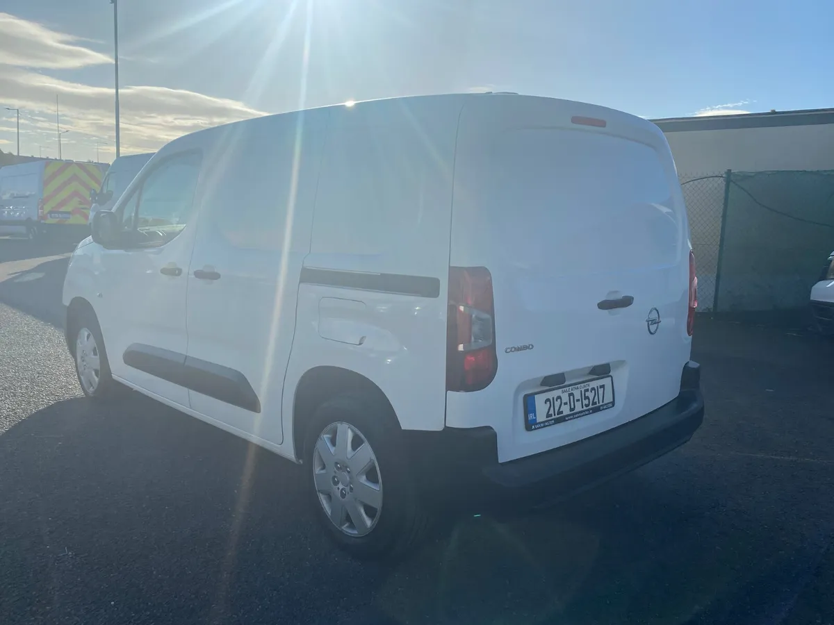 2021 Opel Combo 1.5 75BHP - Image 4