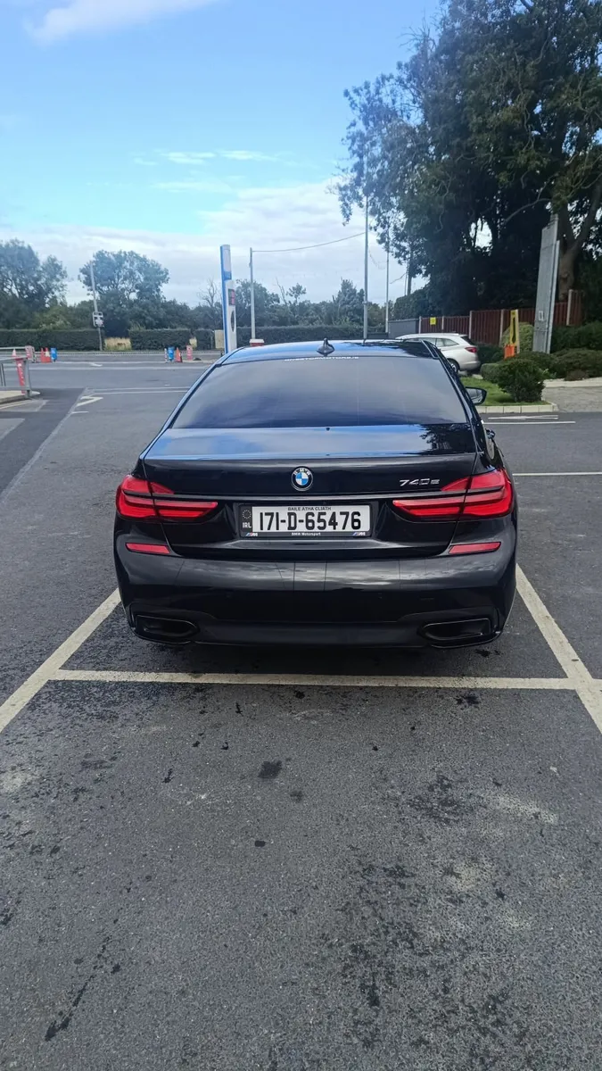 BMW 7-Series 2017 - Image 2