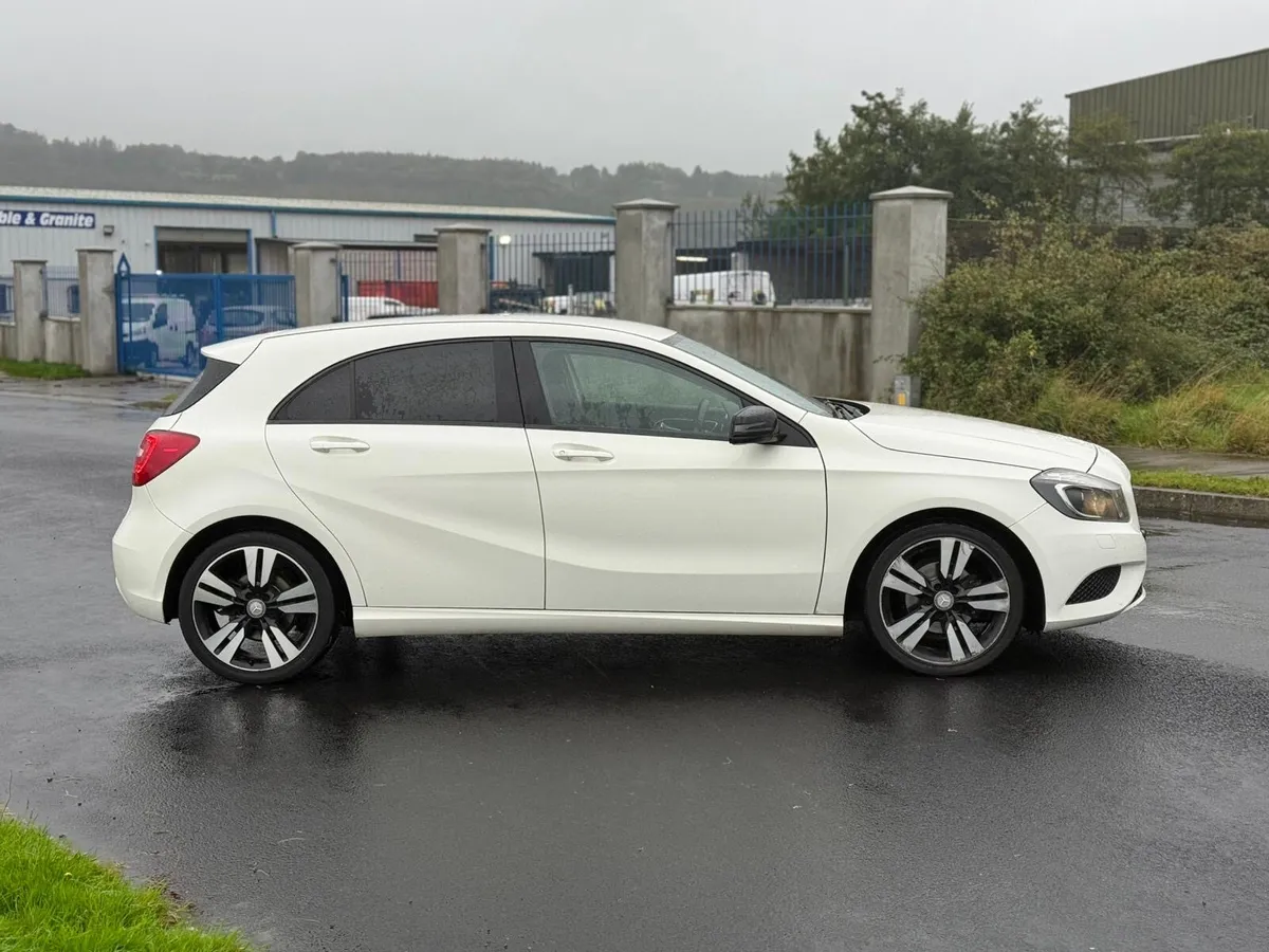 2014 MERCEDES BENZ A-CLASS NCT 4-26 - Image 3