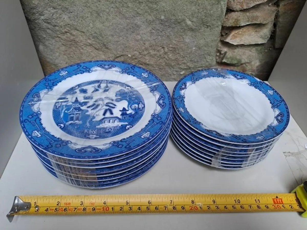 Royal Norfolk 40 piece dinner set - Image 2