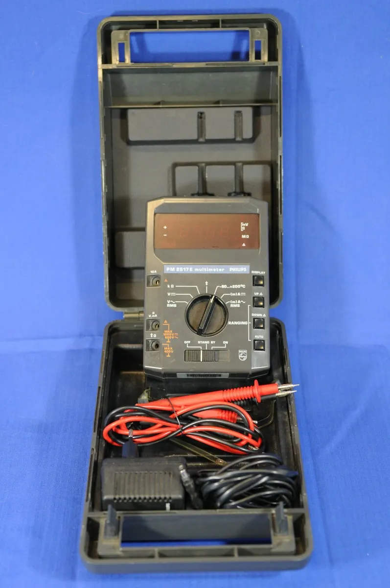 25 x PHILIPS PM2517E Digital Multimeter LOT - Image 1
