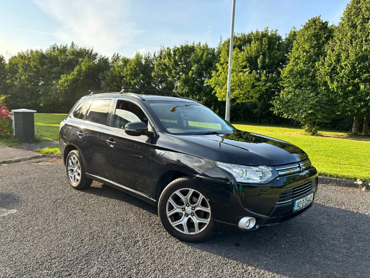 Mitsubishi Outlander 2014 - Image 2