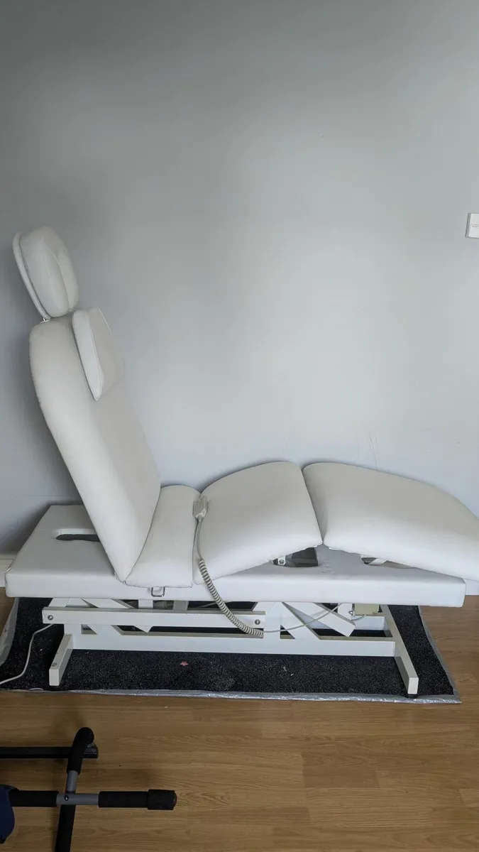 Electric Massage Plinth - Image 4