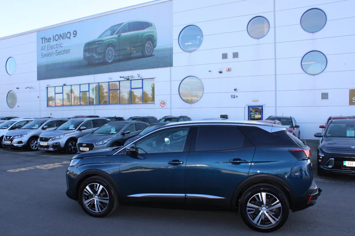 Peugeot 3008 2023 - Image 2