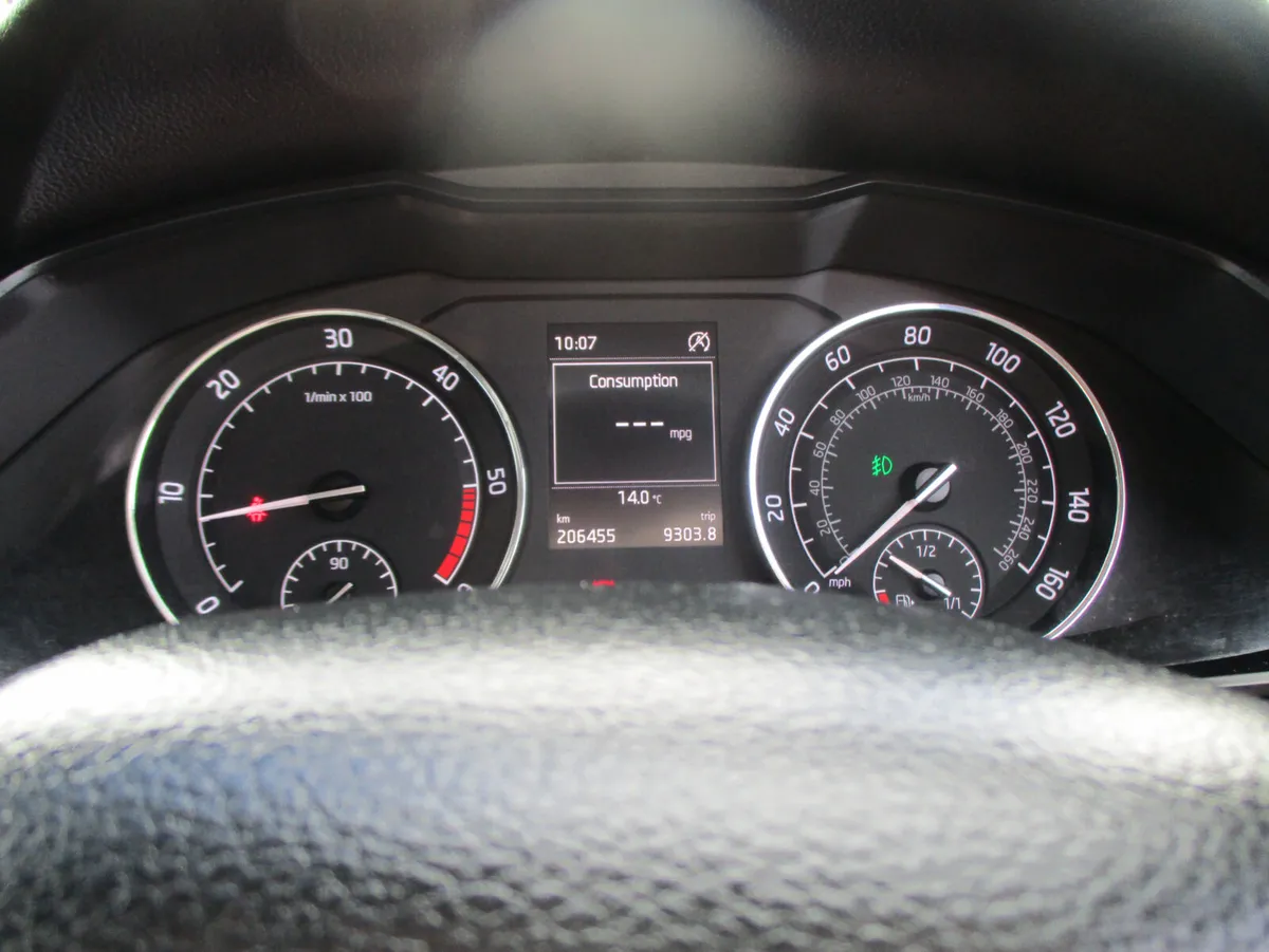 Skoda Superb 2016 1.6 TDI 120BHP S - Image 2