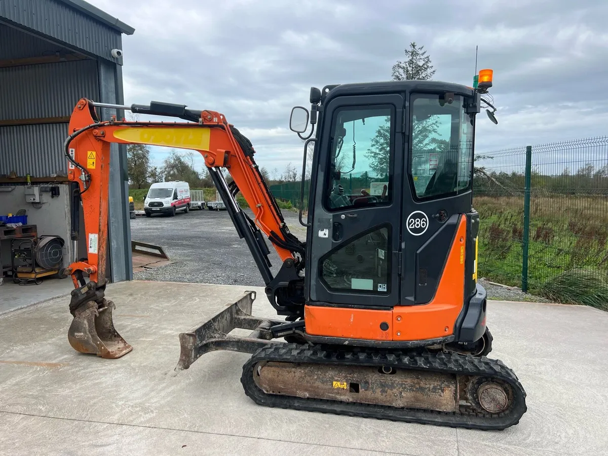 Hitachi ZX33 - Image 1
