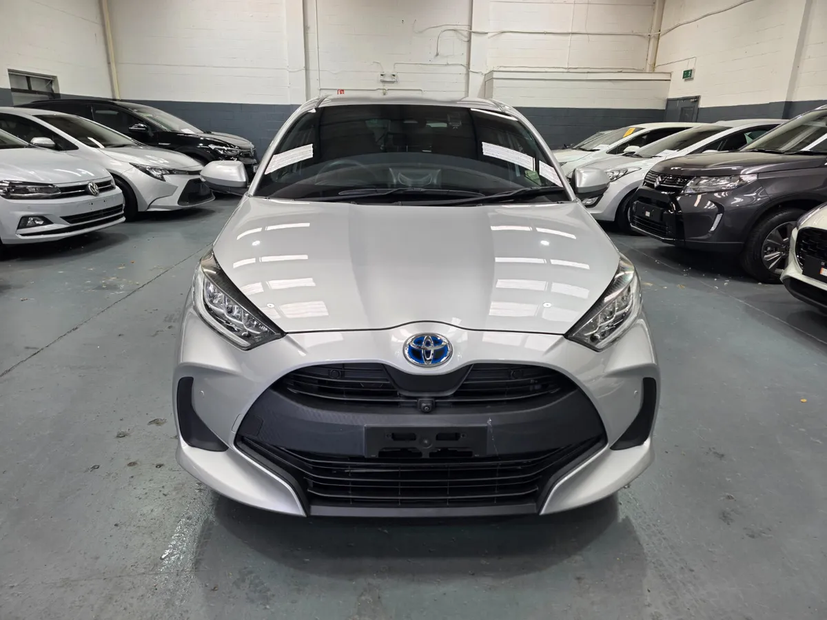 Toyota Yaris Hybrid 2020 - Image 2