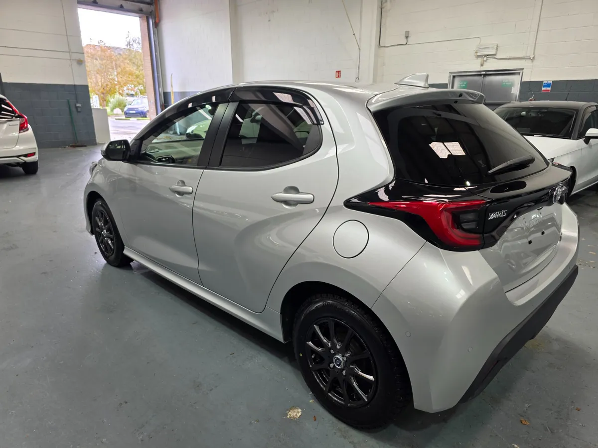 Toyota Yaris Hybrid 2020 - Image 4