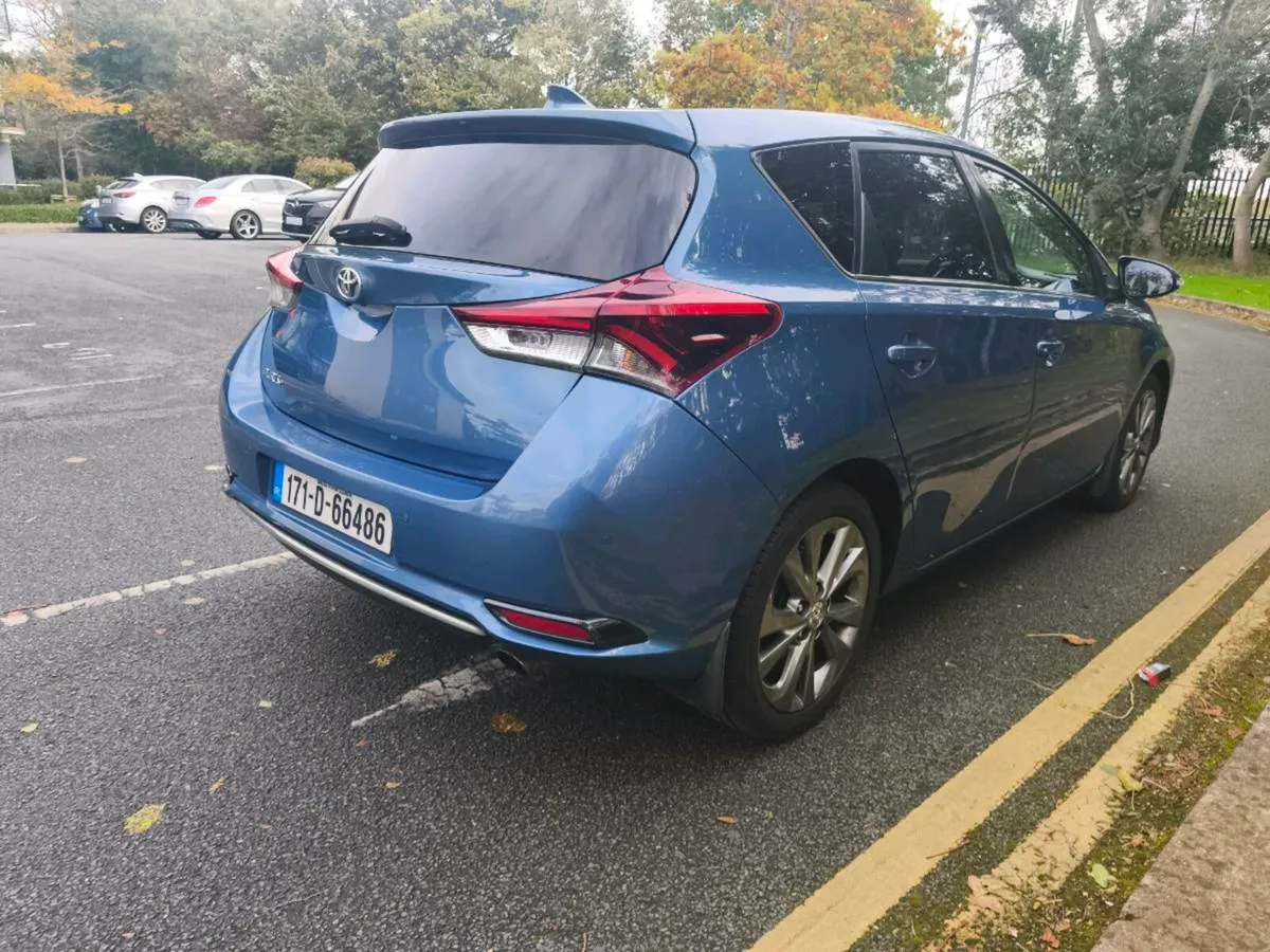 2017 Toyota auris excel - Image 3