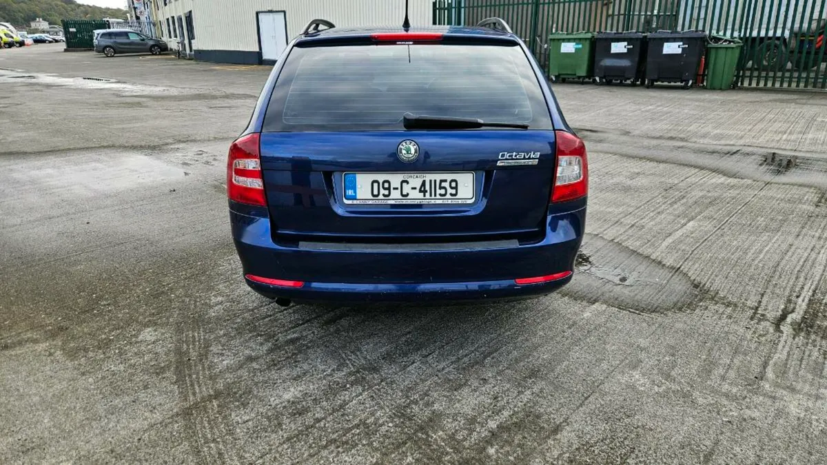 2009 Octavia estate - Image 2