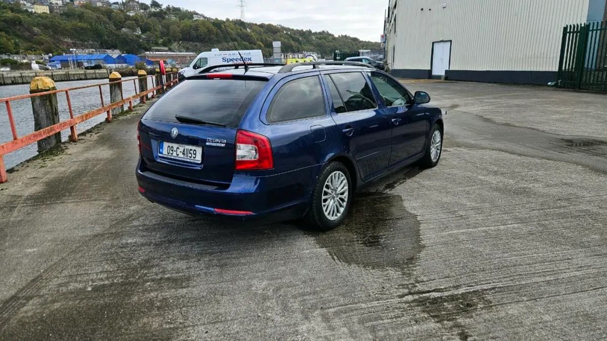 2009 Octavia estate - Image 3