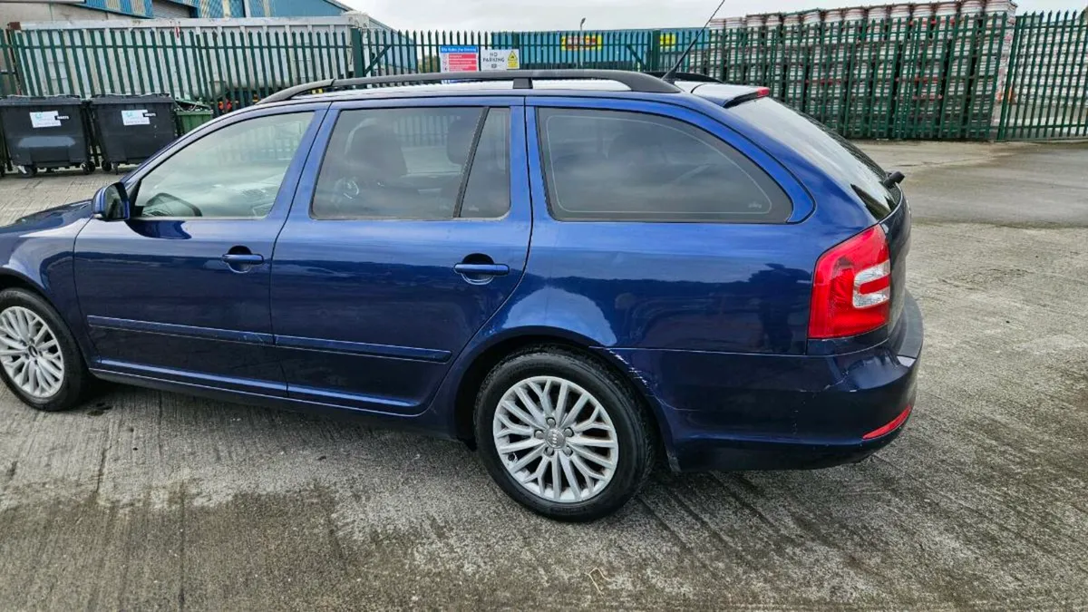 2009 Octavia estate - Image 4