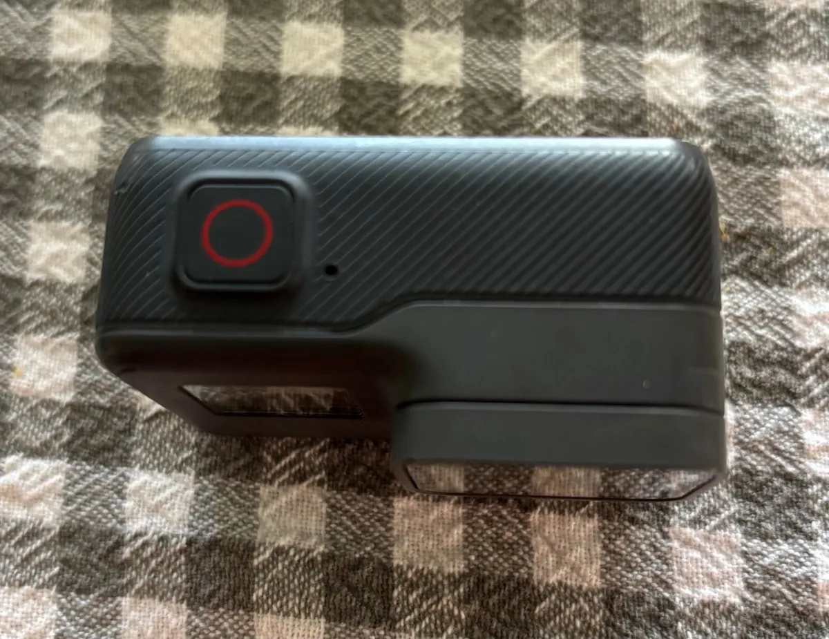 GoPro Hero 5, remote and accessories - Image 2