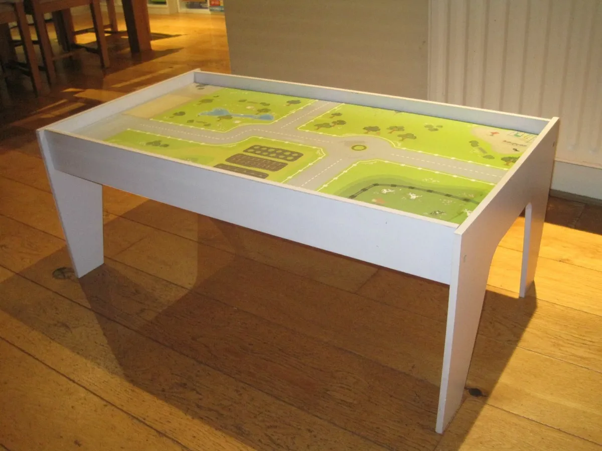 Play table - Image 1