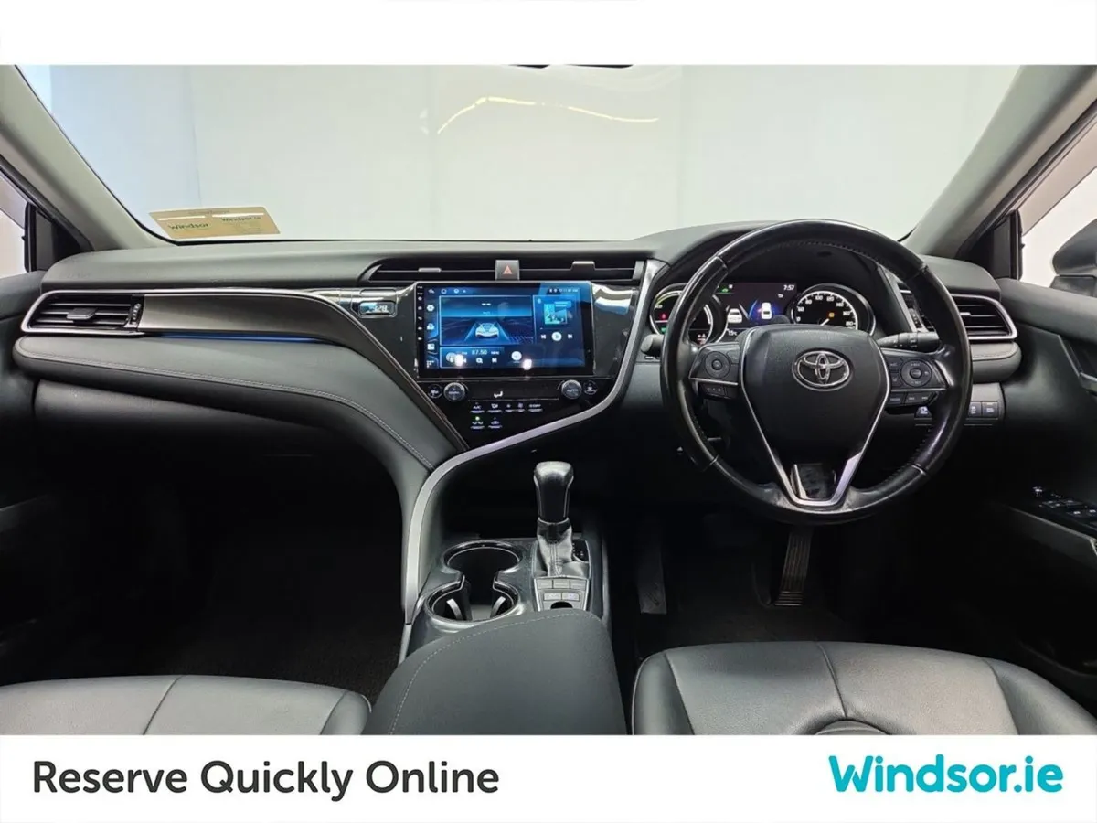 Toyota Camry 2.5 Hybrid - Image 3