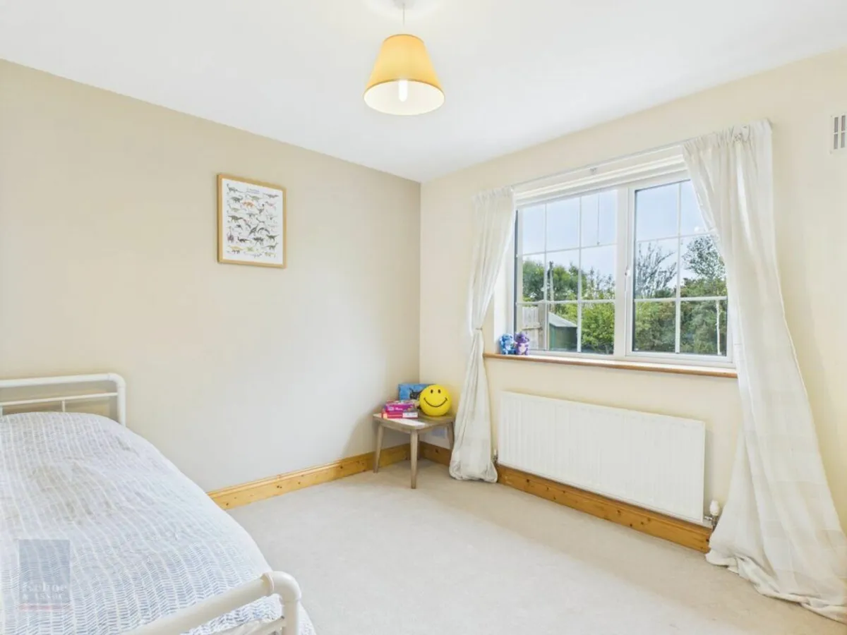 3 Beds  Dressing table and Mirror - Image 3