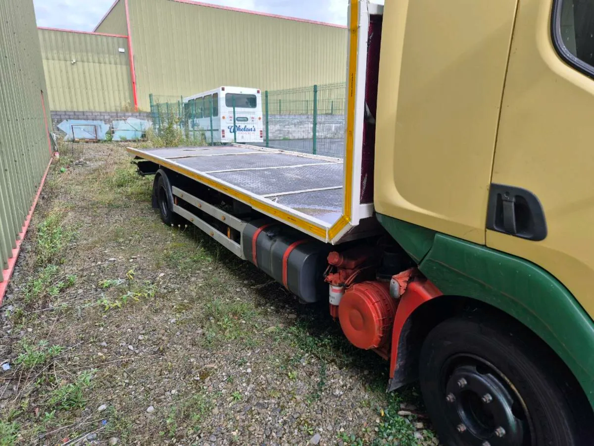 Renault Tow Truck 2011 - Image 2