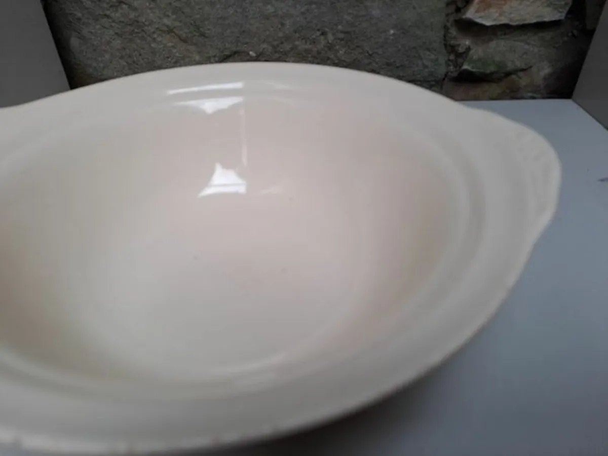 Vintage salad bowl ivory - Image 2