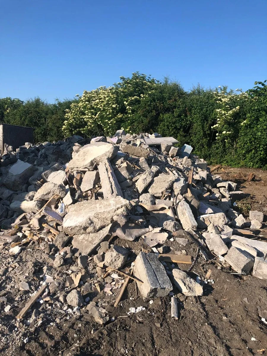 Clean rubble - Image 1