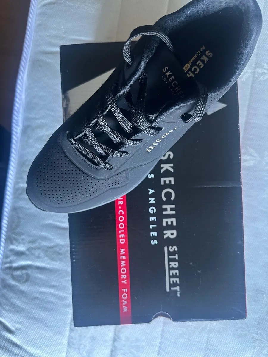 Skechers with air cooled memory foam trainers - Image 4