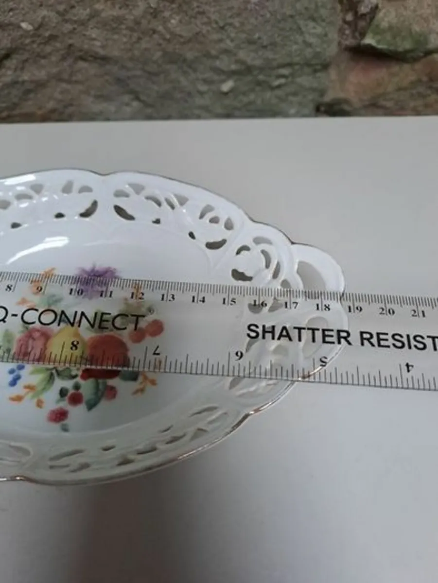 Vintage small fruit bowl - Image 2
