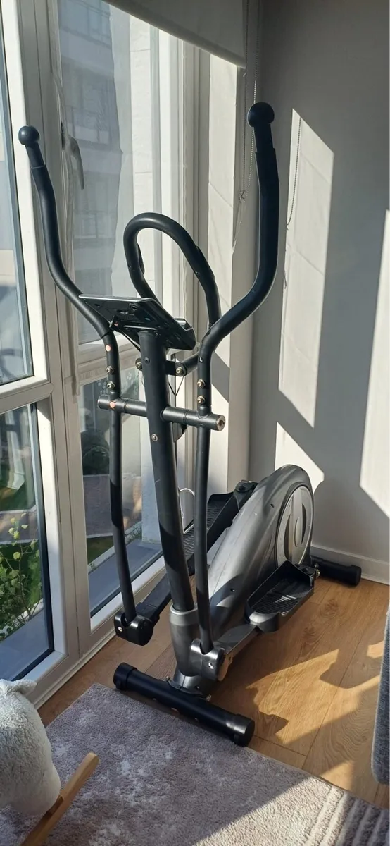 cross trainer - Image 1