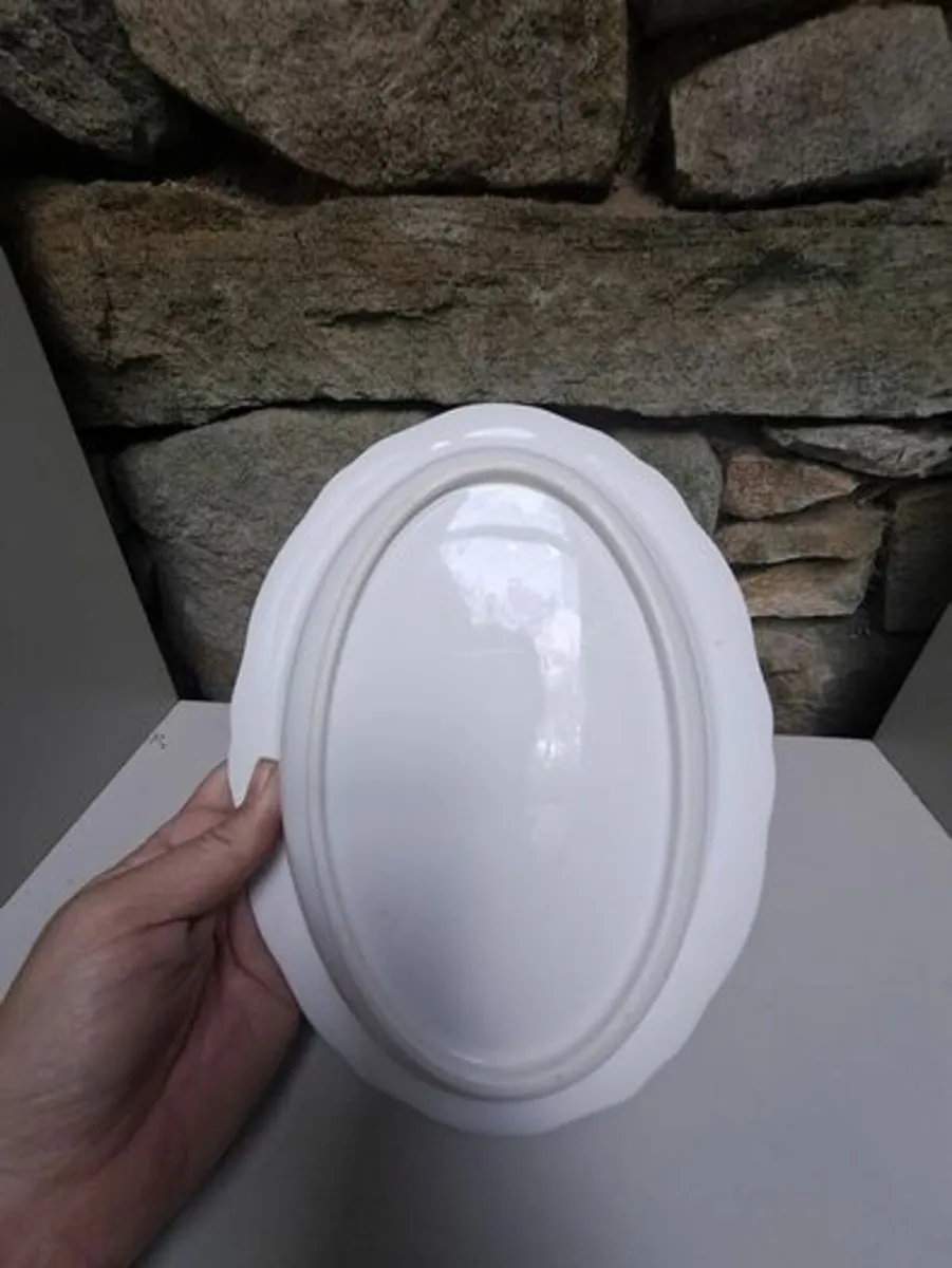 White oval Serving dish - Image 4