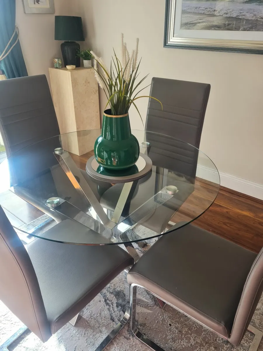 dining table - Image 1
