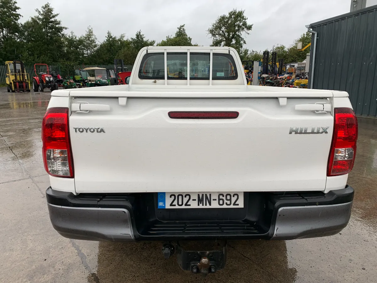 BID ONLINE NOW - 2019 TOYOTA HILUX ACTIVE D4D 4WD - Image 4
