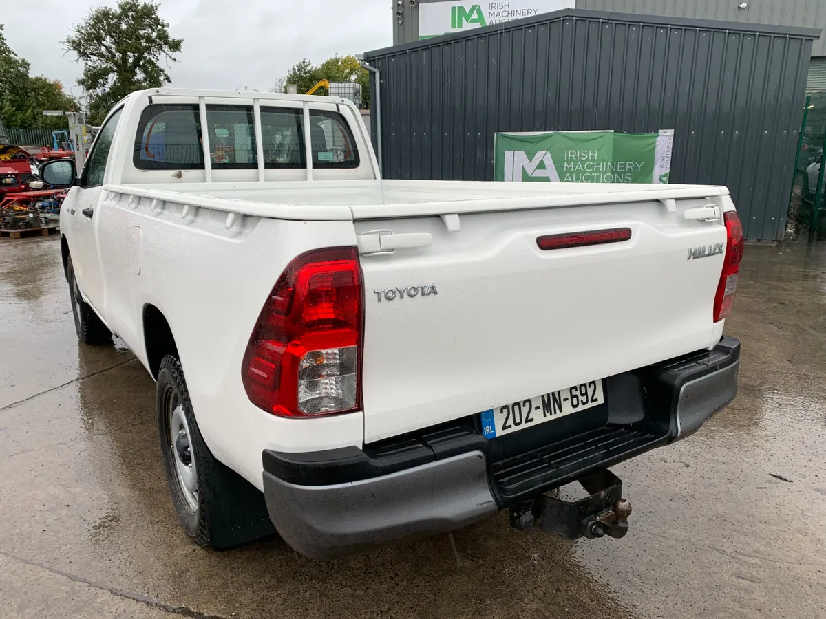 BID ONLINE NOW - 2019 TOYOTA HILUX ACTIVE D4D 4WD - Image 3